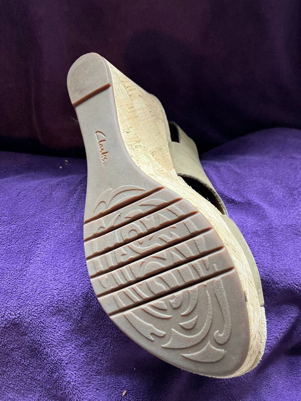 Clarks wedge-heel sandals in beige, size 8 1/2 - Picture 3 of 4